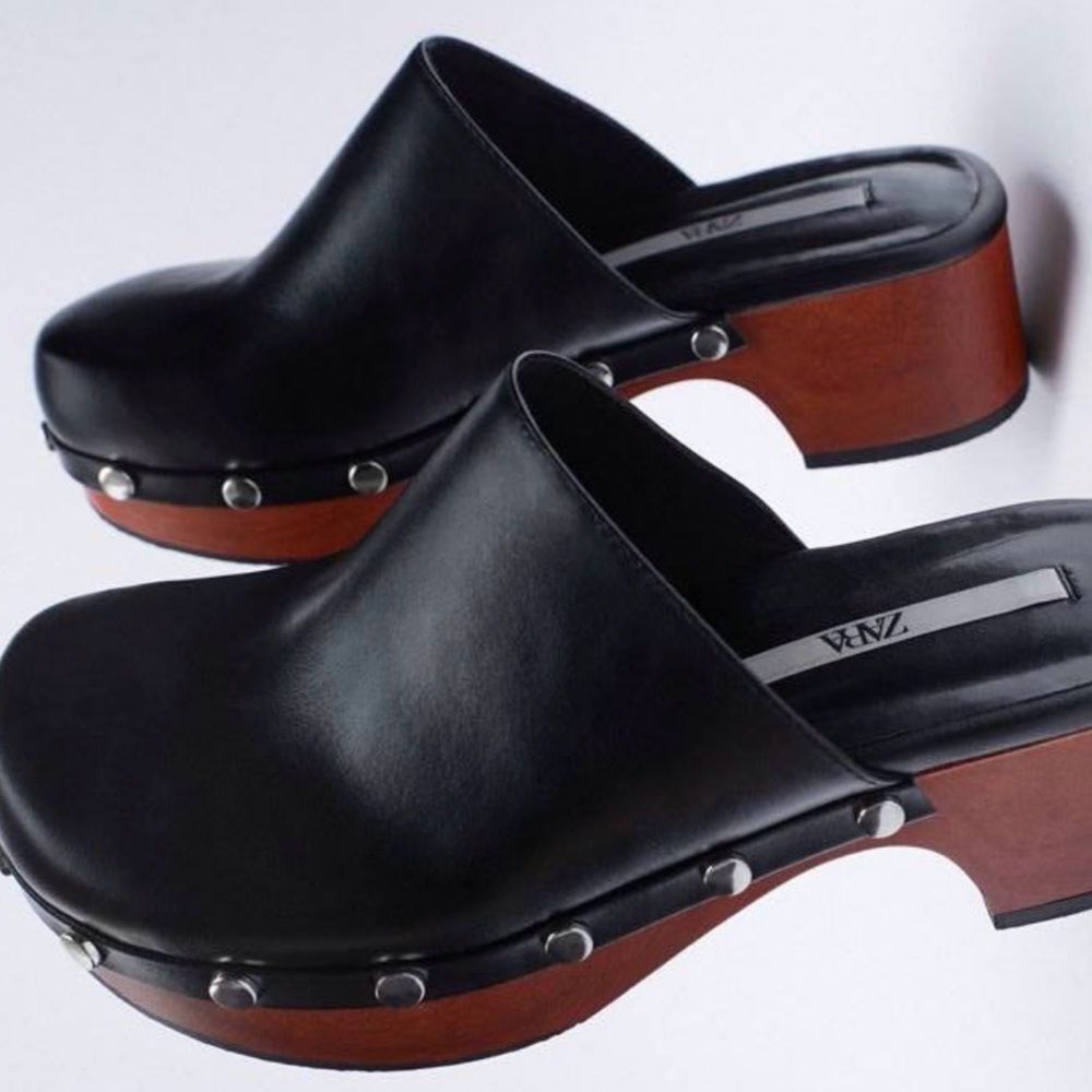 ZARA Black Leather Clog Mules – Studded Wooden Block Heel – EU 38